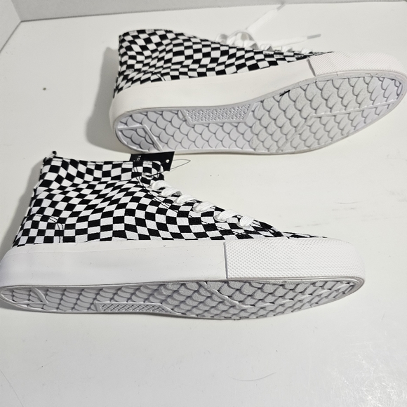 Torrid Converse Style checkered Hightops - Picture 2 of 4